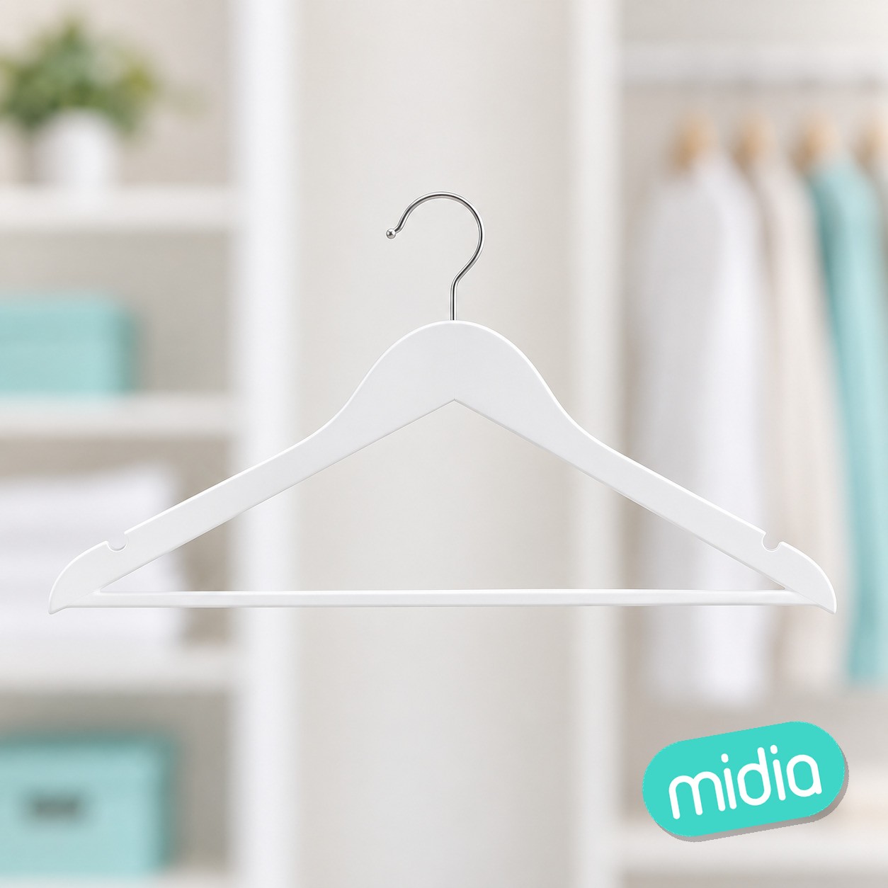 Juego de 5 perchas blancas de madera