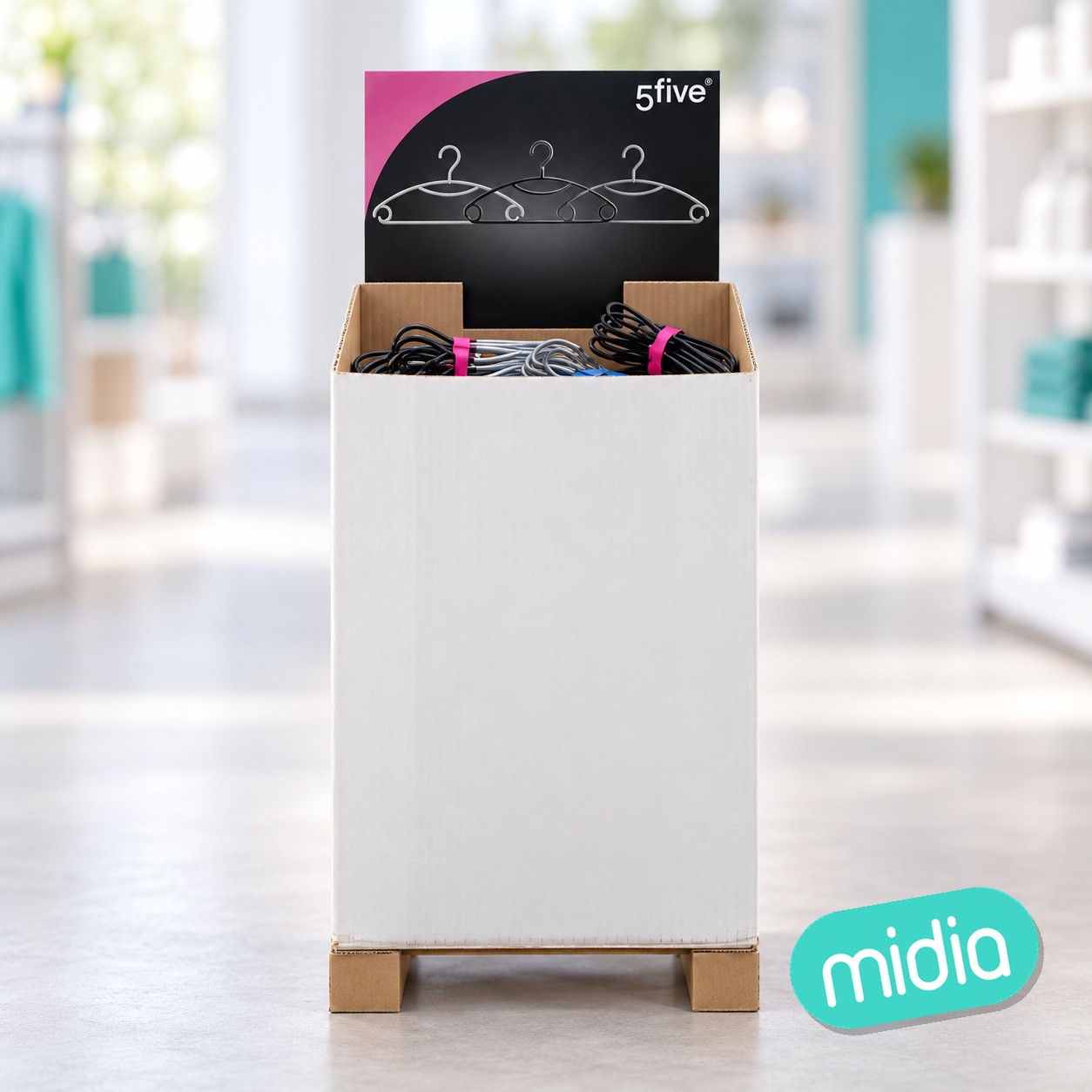 Juego de 8 perchas giratorias de plástico en caja paletizada