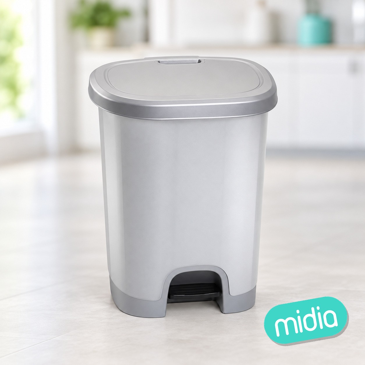 Cubo pedal 27 l color plata