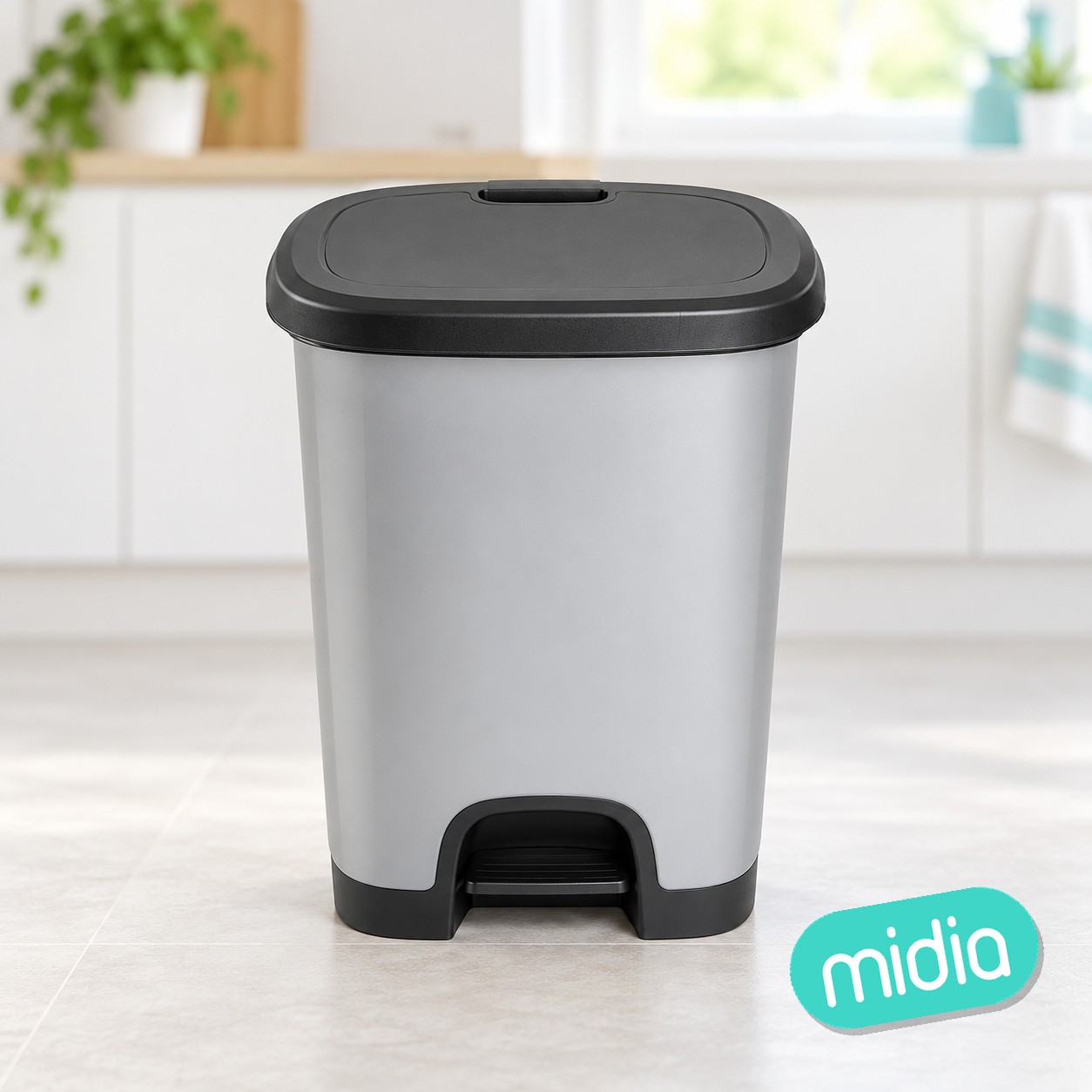 Cubo pedal 27 l black plata