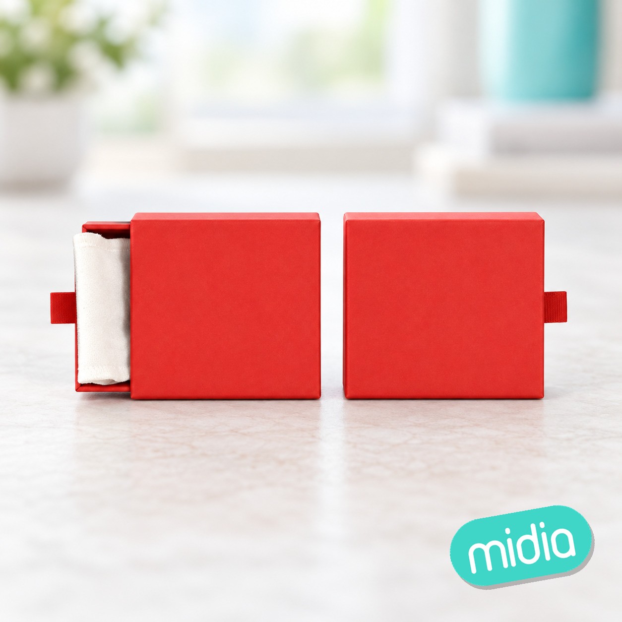 Caja roja joyeria con bolsita 8.5*8.5*2.5cm