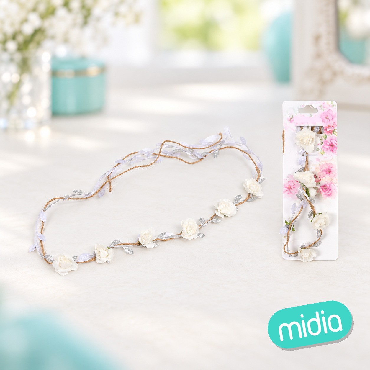 Corona de flores con hojas blanco