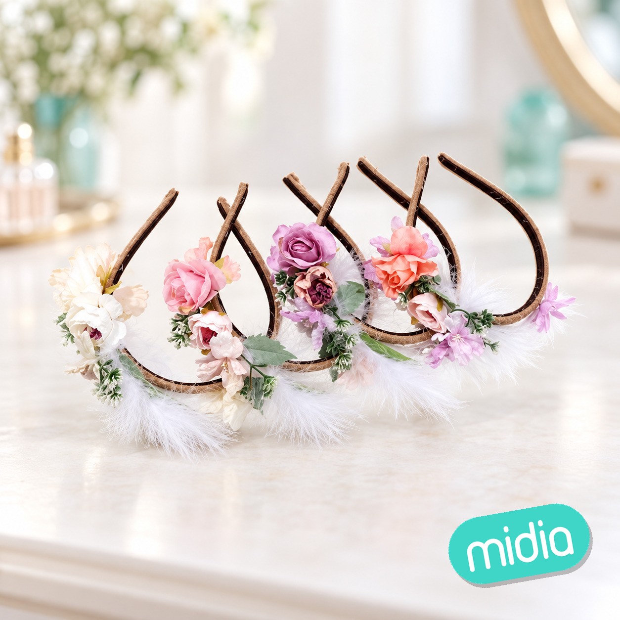 Diadema de flores con plumas colores