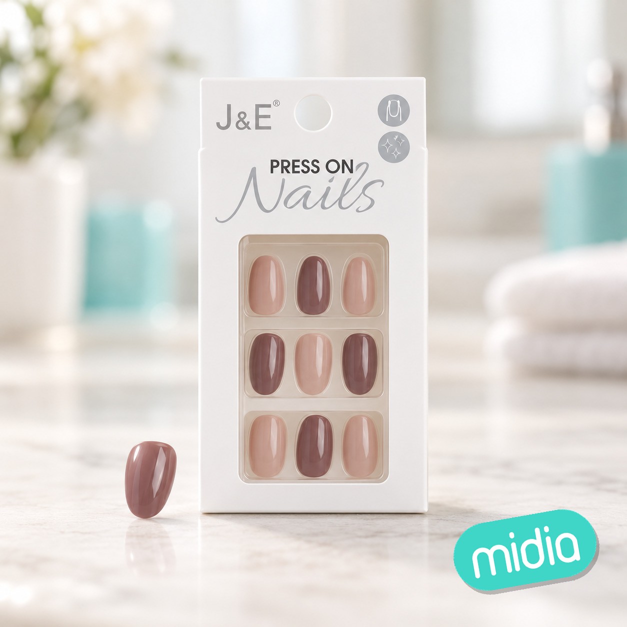 Unas postizas cortas marron con adhesivo 12pcs