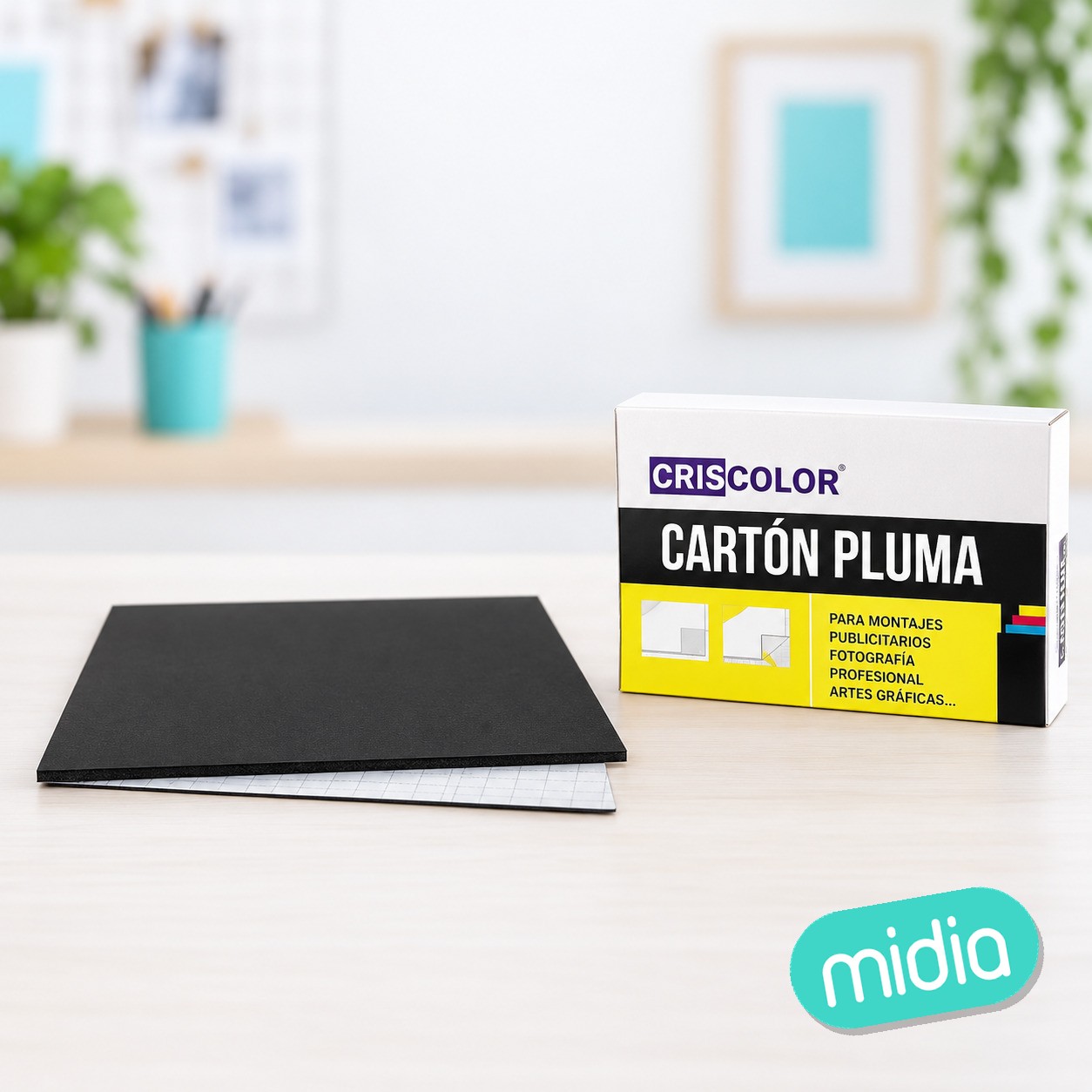 [43500] carton pluma 60x90 negro adhesivo